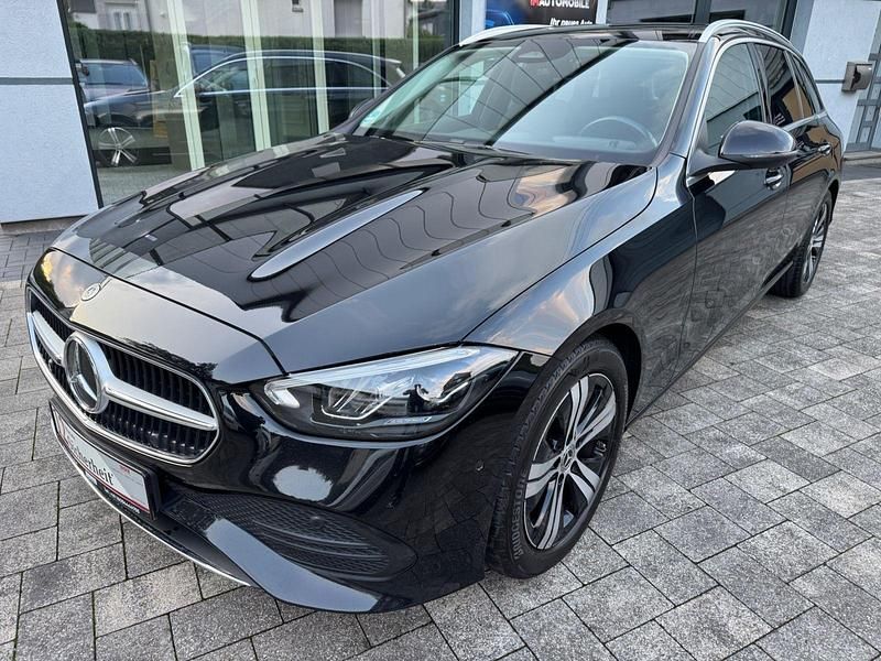 Gebraucht Mercedes C220 200 PS (147 kW) 2021 Schwarz Kombi
