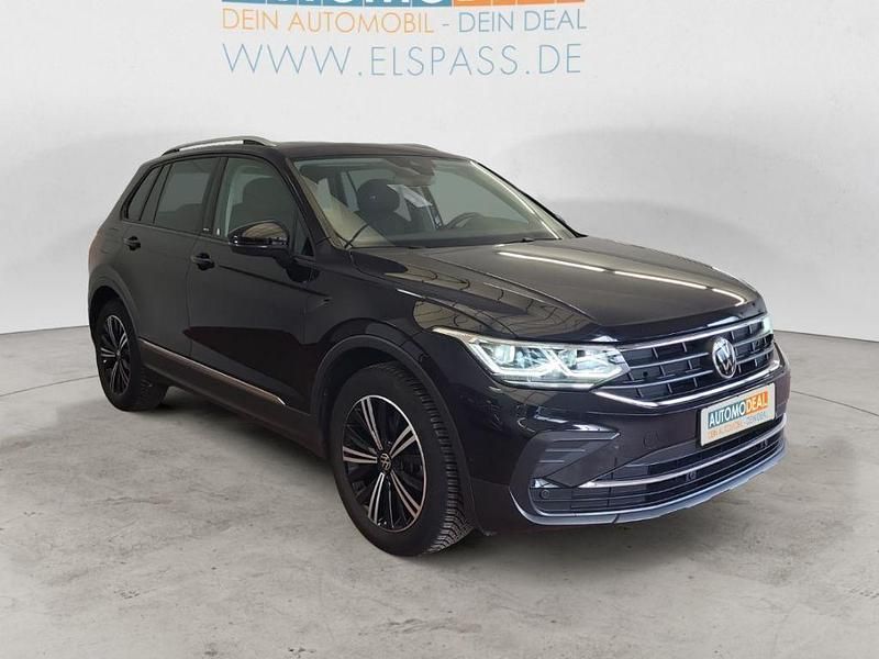 Gebraucht VW Tiguan United 131 PS (96 kW) 2021 Schwarz SUV