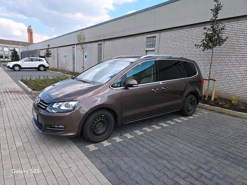 Second-hand VW Sharan 170 CP (125 kW) 2011 Maro Monovolum