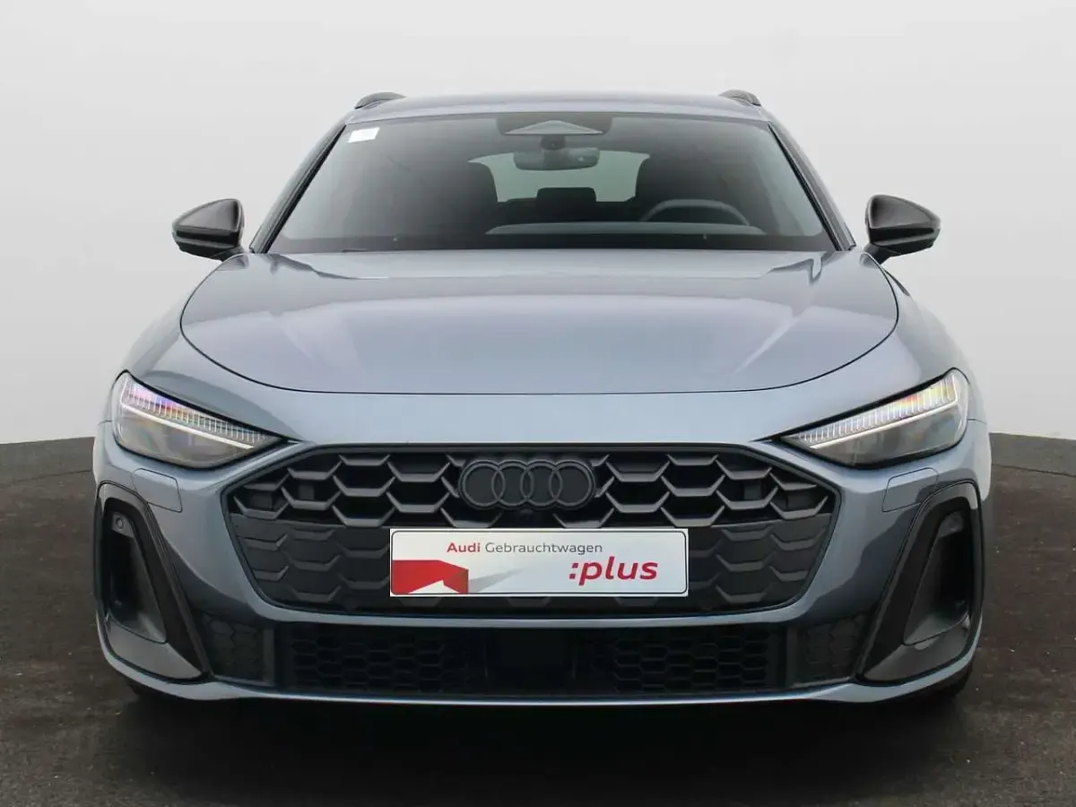 Gebraucht Audi A5 Ambiente 204 PS (150 kW) 2025 Horizontblau metallic Coupé