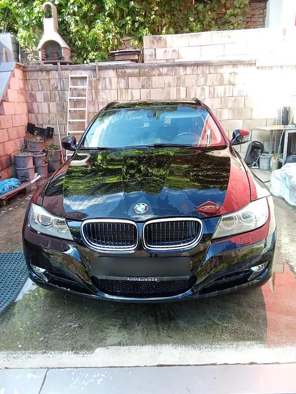 Schwarz Gebraucht 2010 BMW 320 Kombi | 4.600 € (Fairer Preis) - Bild 1/4