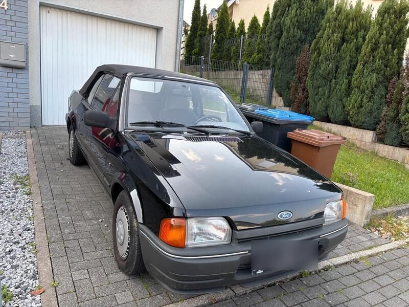 Schwarz Gebraucht 1986 Ford Escort Cabriolet Cabrio | 4.650 € - Bild 1/4
