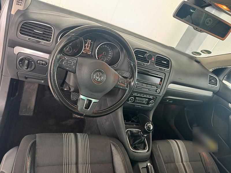 Second-hand VW Golf VII 105 CP (77 kW) 2012 Gri Break