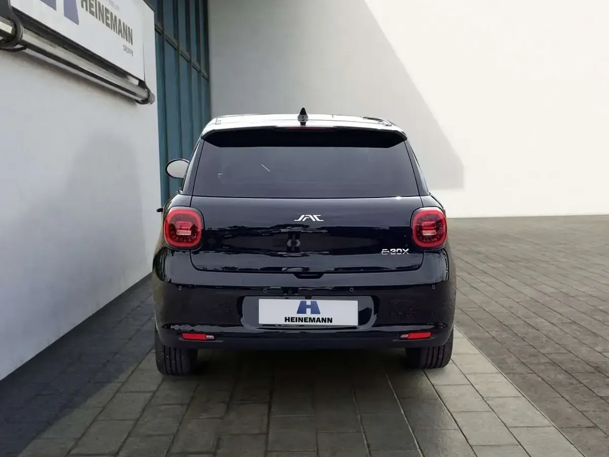 Neu JAC E30X 100 kW (136 PS) 2026 Schwarz Kleinwagen