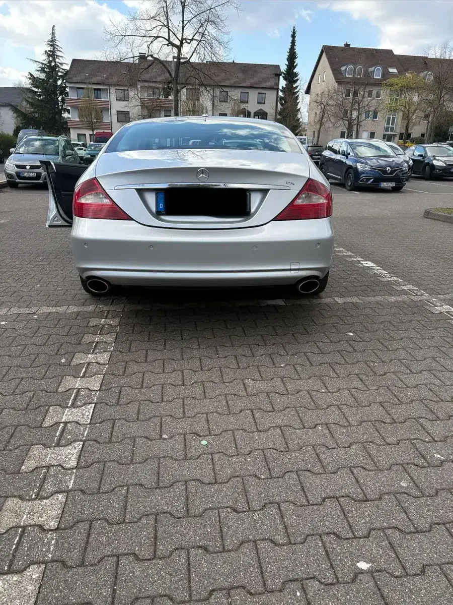Gebraucht Mercedes CLS320 224 PS (164 kW) 2007 Silber Limousine