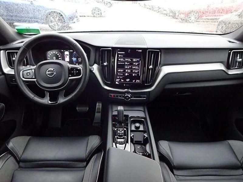 Gebraucht Volvo XC60 R-Design 341 PS (250 kW) 2021 Crystal white / metallic perl SUV