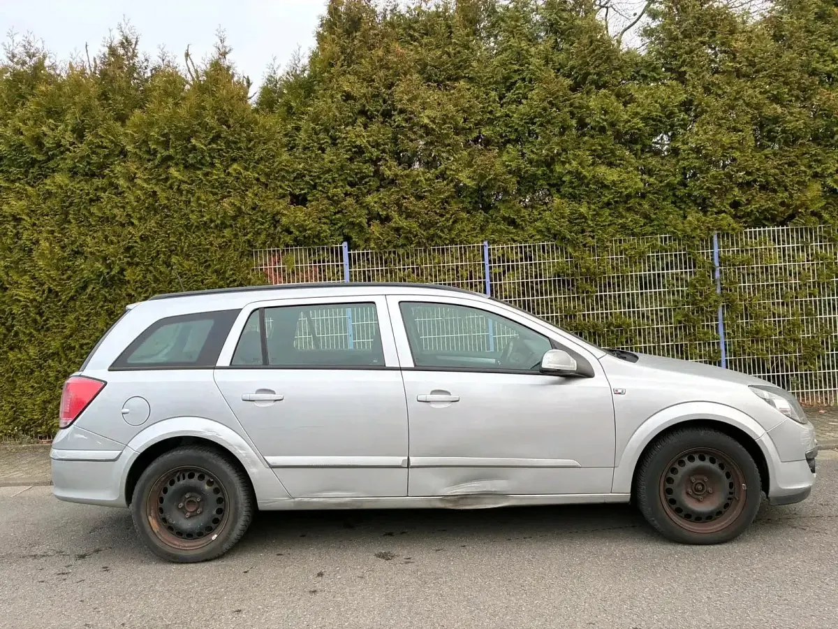 Gebraucht Opel Astra 105 PS (77 kW) 2005 Silber Kombi