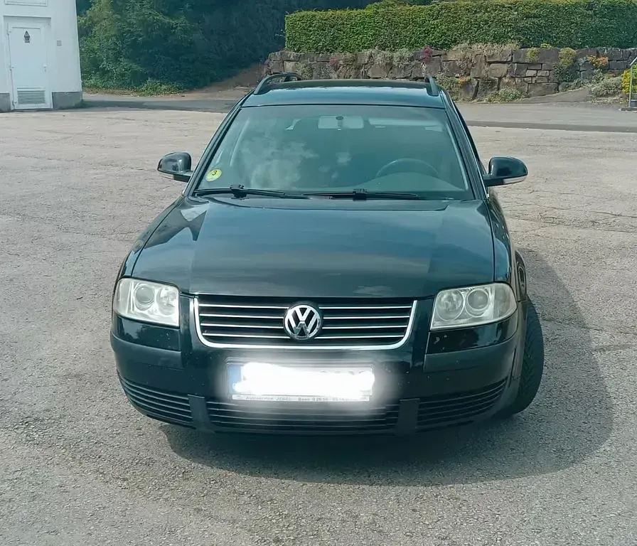 Gebraucht VW Passat Basis 101 PS (74 kW) 2003 Schwarz Kombi