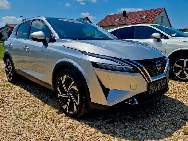 Grau Gebraucht 2022 Nissan Qashqai Tekna+ SUV | 25.480 € (Fairer Preis) - Bild 1/4
