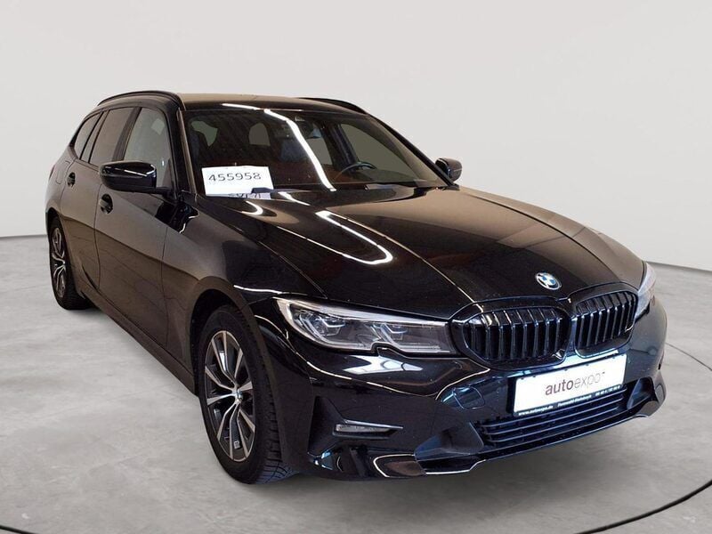Saphirschwarz metallic Gebraucht 2022 BMW 318 Advantage Kombi | 18.790 € (Guter Preis) - Bild 1/4
