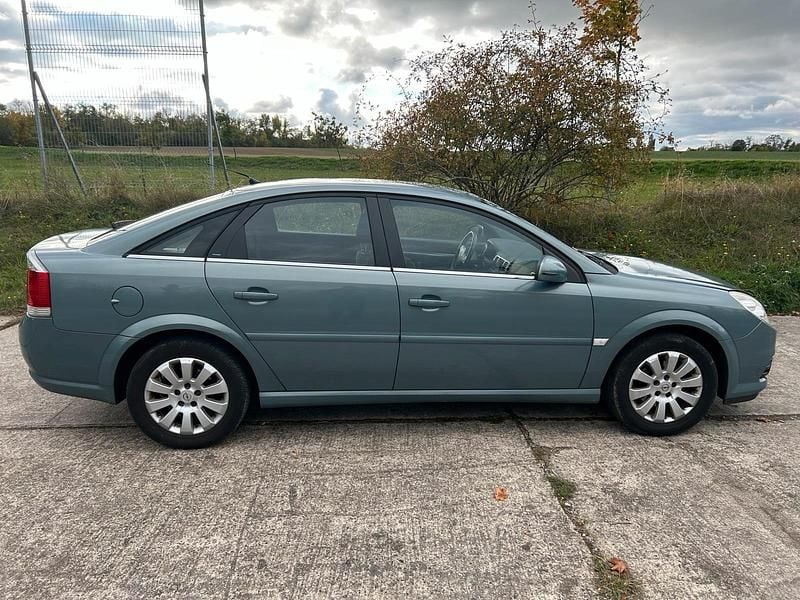 Blau Gebraucht 2005 Opel Vectra Kleinwagen | 1.999 € (Etwas zu teuer) - Bild 1/4