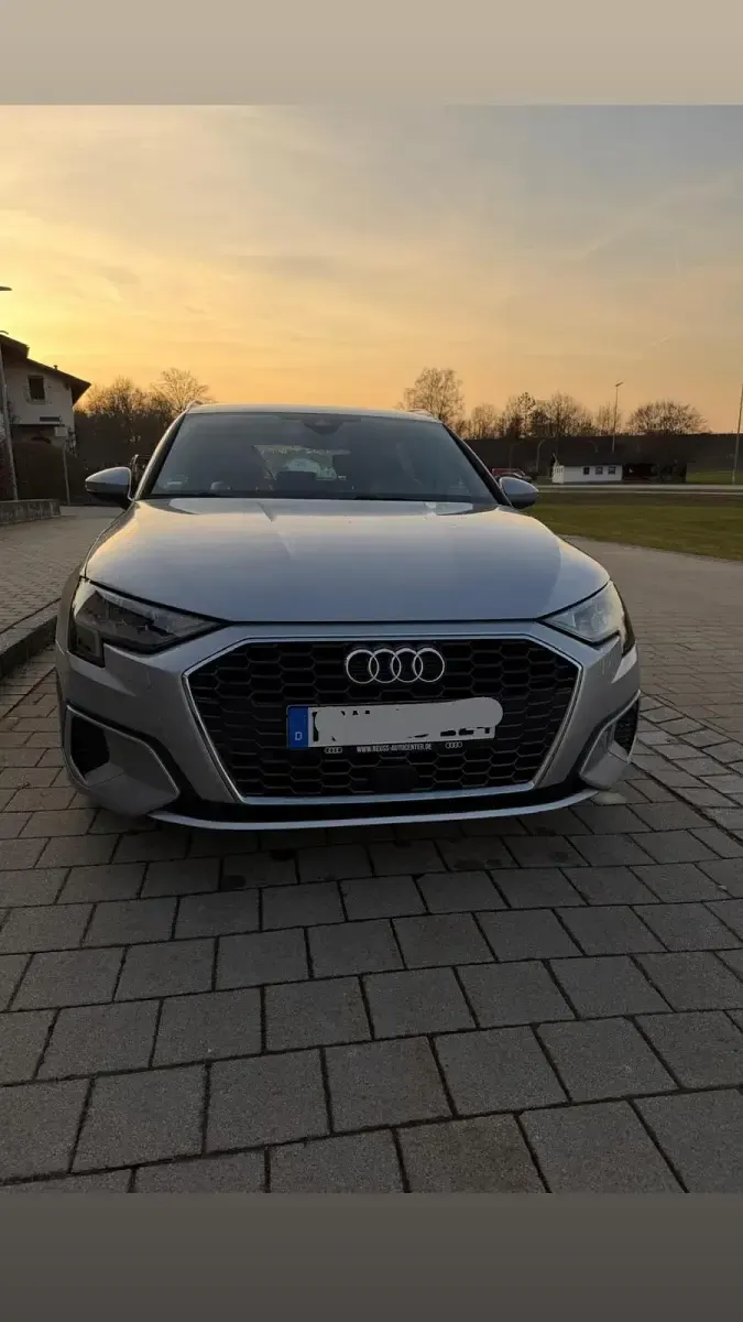 Gebraucht Audi A3 150 PS (110 kW) 2022 Grau Limousine