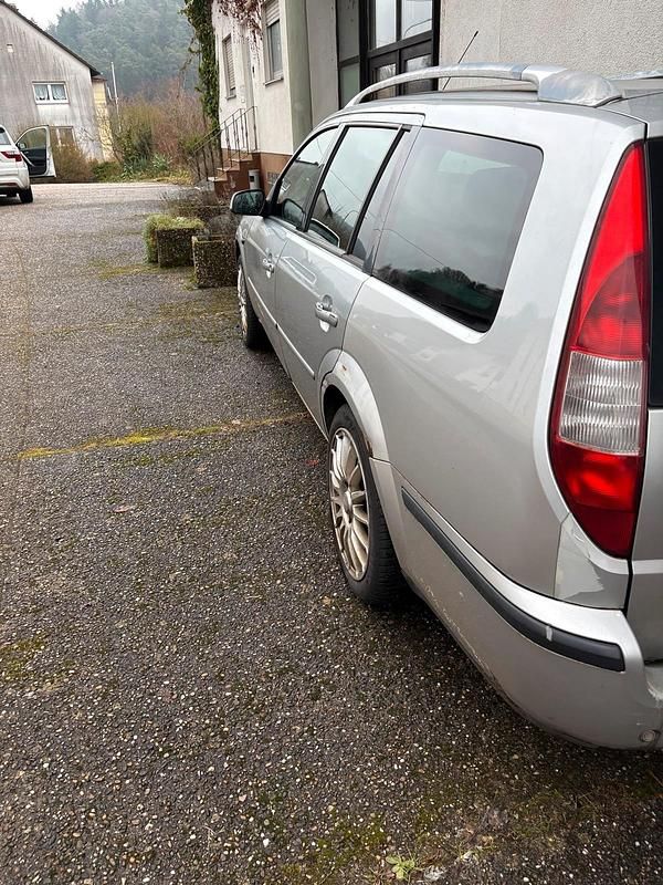 Gebraucht Ford Mondeo 153 PS (112 kW) 2006 Grau Kombi