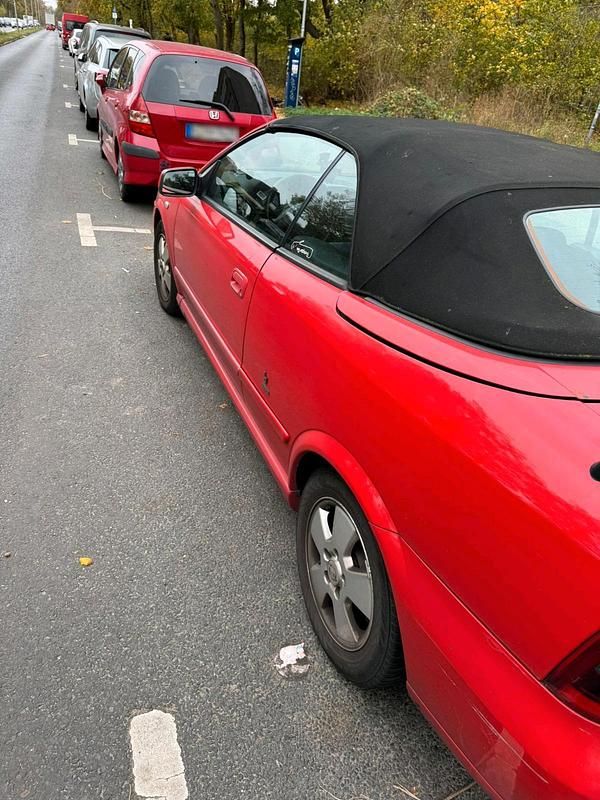 Gebraucht Opel Astra Cabriolet 125 PS (91 kW) 2002 Rot Cabrio