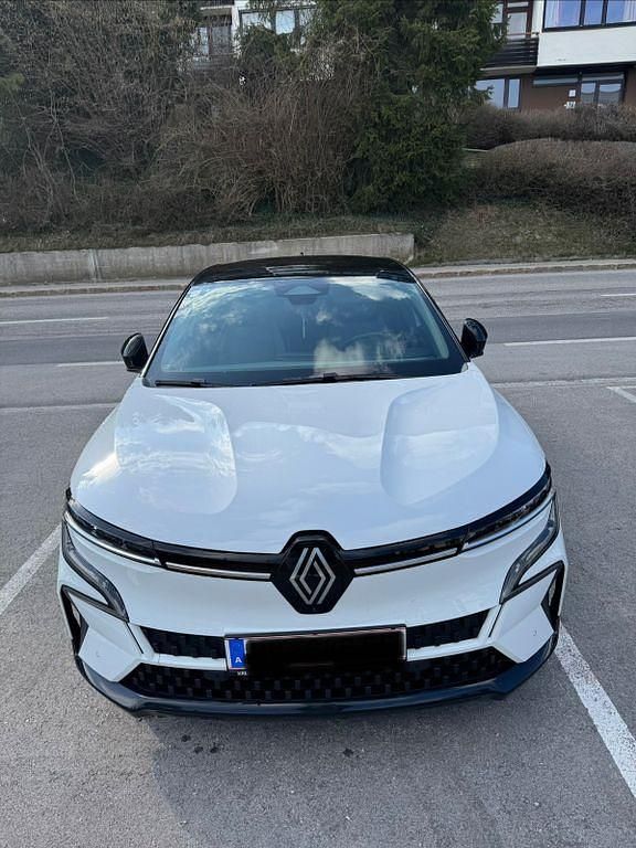 Gebraucht Renault Megane E-Tech Komfort 160 kW (218 PS) 2022 Weiß Limousine