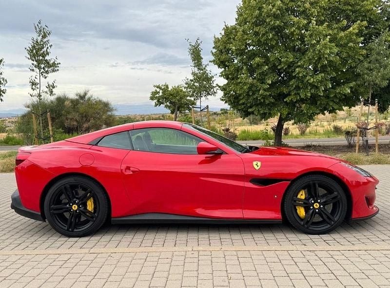 Rot Gebraucht 2018 Ferrari Portofino Cabrio | 151.250 € - Bild 1/4