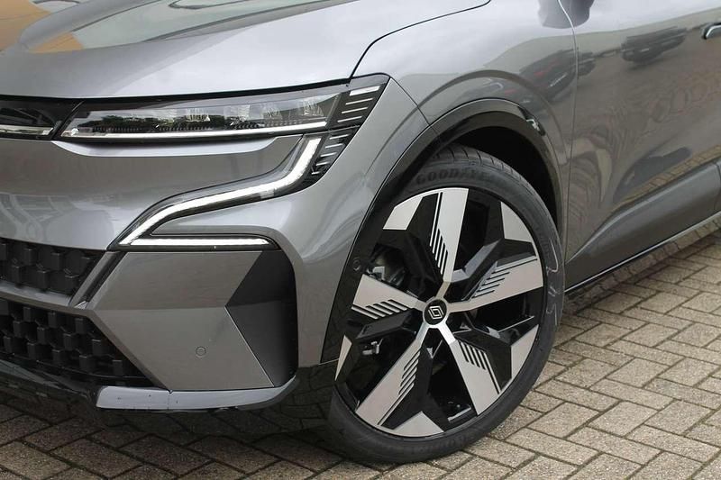 Gebraucht Renault Megane E-Tech Techno 160 kW (218 PS) 2024 Dolomitgrau + schwarz gne Limousine