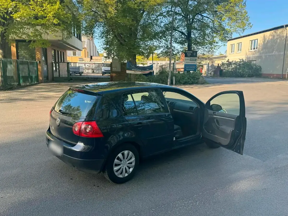 Gebraucht VW Golf 101 PS (74 kW) 2004 Blau Coupé