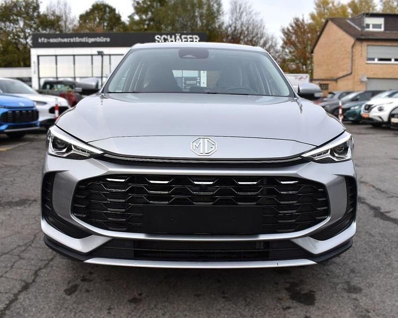 Neu MG ZS 116 PS (85 kW) 2025 Cosmic silver Limousine