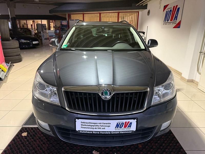 Grau Gebraucht 2012 Skoda Octavia Kombi | 5.190 € (Guter Preis) - Bild 1/4