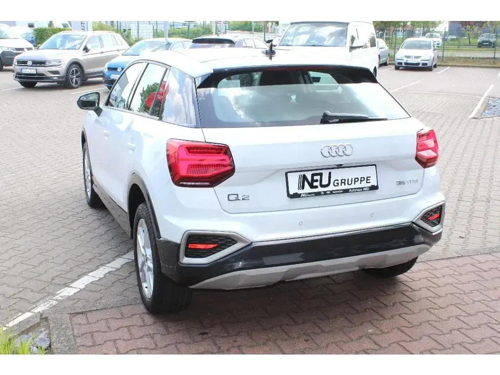 Gebraucht Audi Q2 Advanced Plus 150 PS (110 kW) 2023 Gletscherweiß (metallic) SUV