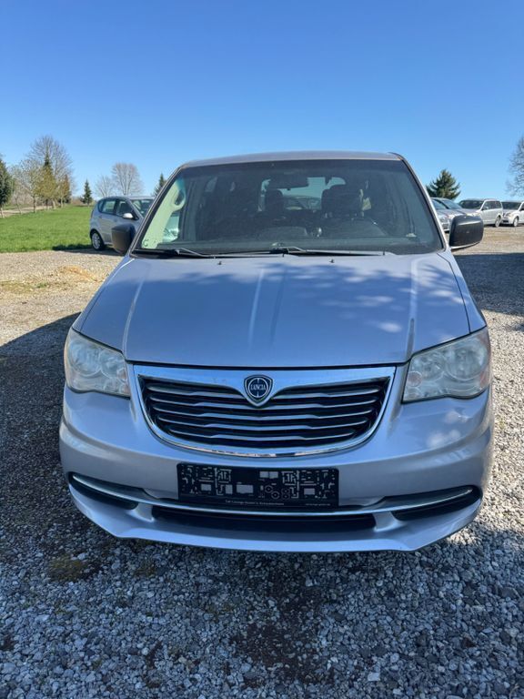 Gebraucht Lancia Voyager Silver 177 PS (130 kW) 2014 Silber Van / Kleinbus