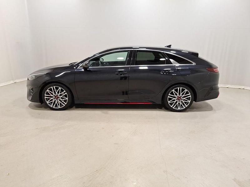 Gebraucht Kia ProCeed GT 204 PS (150 kW) 2024 Zilinaschwarz met. Kleinwagen