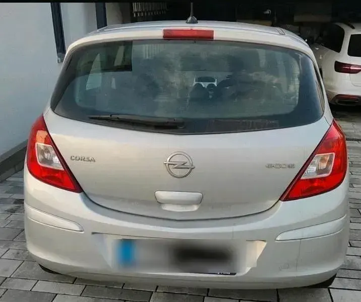 Gebraucht Opel Corsa Active 95 PS (69 kW) 2013 Silber Kleinwagen