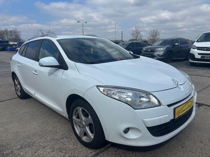 Gebraucht Renault Mégane III Expression 101 PS (74 kW) 2011 Weiß Limousine