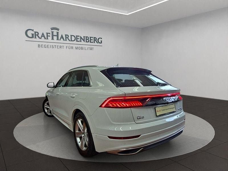 Gebraucht Audi Q8 Ambiente 381 PS (280 kW) 2022 Weiß SUV