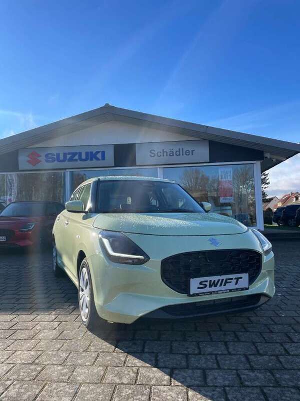 Schwarz Neu 2025 Suzuki Swift Club Kleinwagen | 19.890 € - Bild 1/4