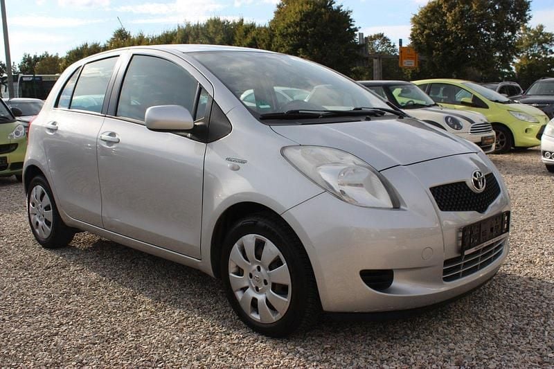 Gebraucht Toyota Yaris Sol 87 PS (63 kW) 2006 Silber Kleinwagen