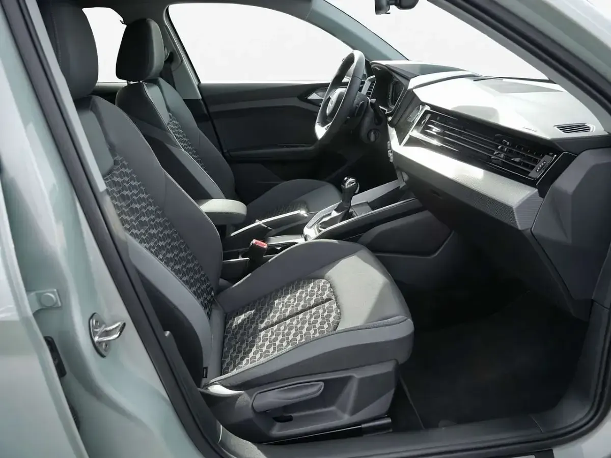 Gebraucht Audi A1 Advanced 116 PS (85 kW) 2025 Tausilber metallic SUV
