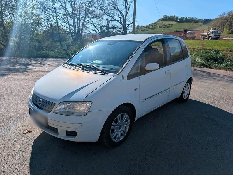 Second-hand Fiat Idea 95 CP (69 kW) 2006 Alb Monovolum