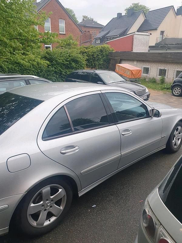 Gebraucht Mercedes E280 177 PS (130 kW) 2004 Silber Limousine