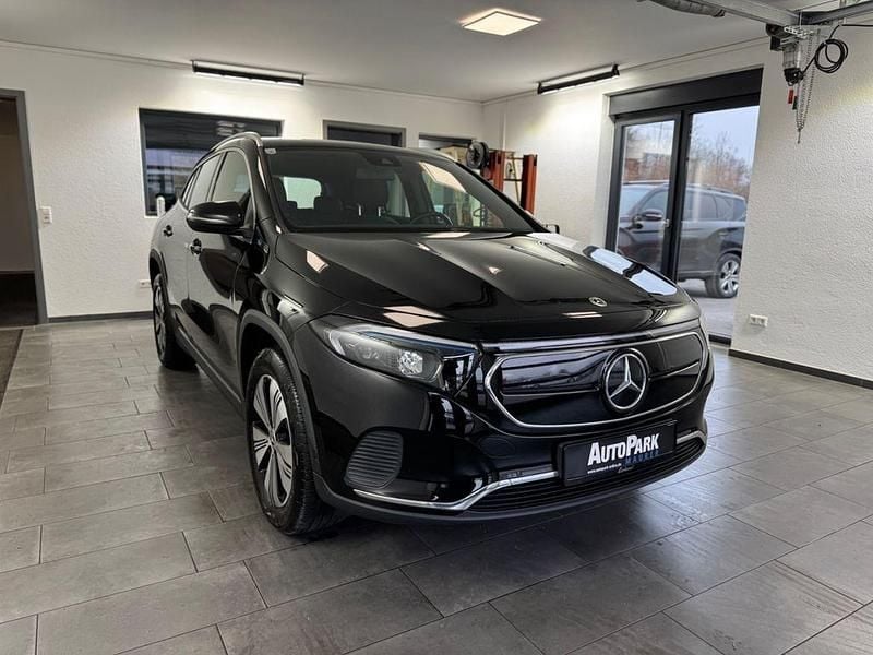 Gebraucht Mercedes EQA250 Progressive 139 kW (190 PS) 2021 Schwarz SUV