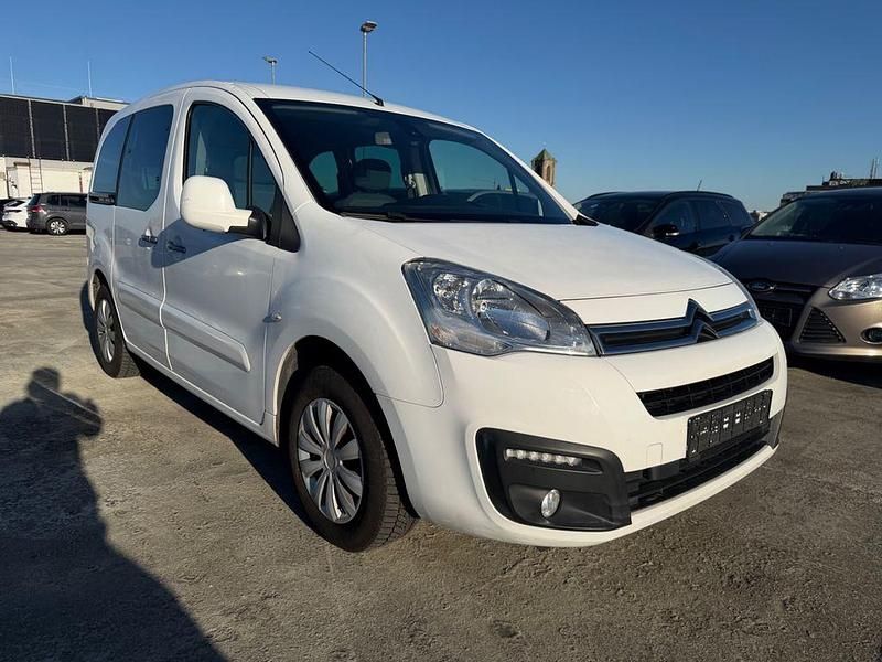 Gebraucht Citroën Berlingo SELECTION 110 PS (80 kW) 2017 Weiß Van / Kleinbus