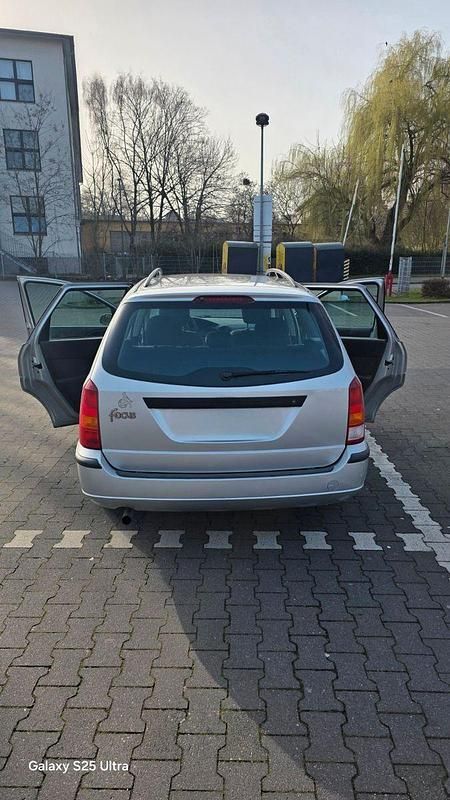 Gebraucht Ford Focus 54 PS (39 kW) 2003 Grau Kombi