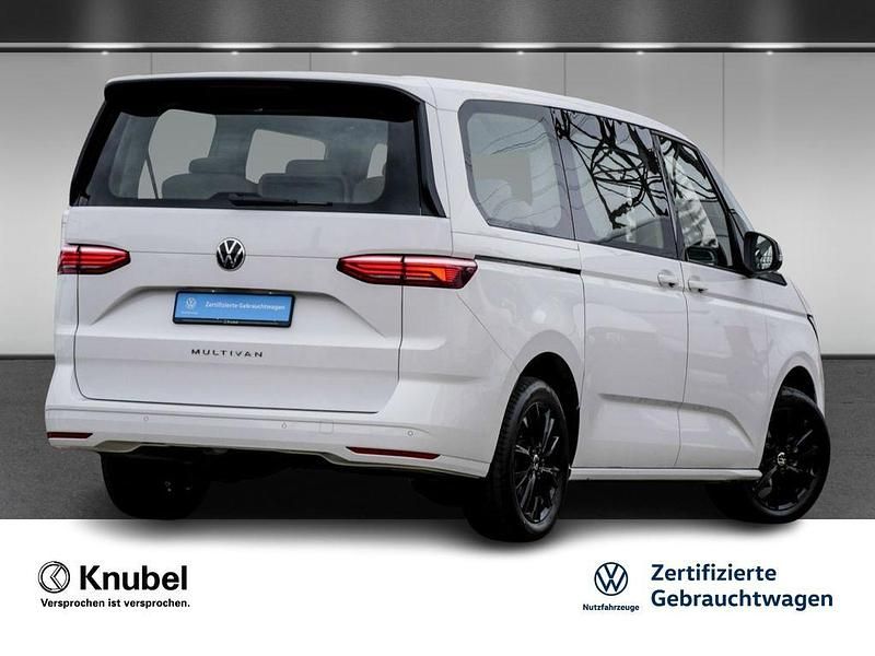 Gebraucht VW Multivan Life 150 PS (110 kW) 2024 Candyweiß Van