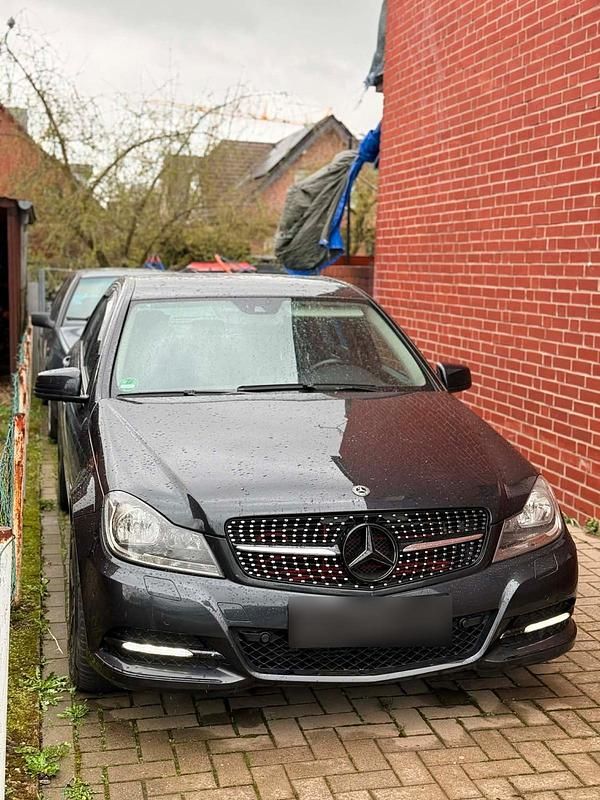 Gebraucht Mercedes C250 204 PS (150 kW) 2012 Schwarz Limousine