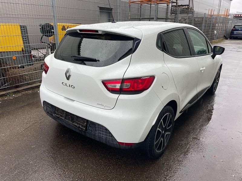 Gebraucht Renault Clio IV Dynamique 73 PS (53 kW) 2015 Weiß Kleinwagen