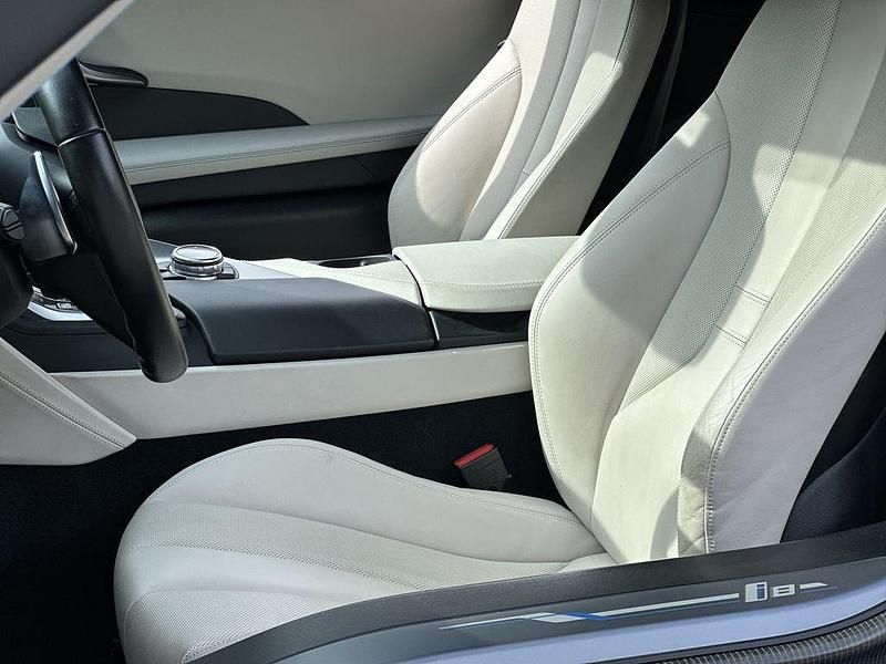 Gebraucht BMW i8 Pure Impulse 362 PS (266 kW) 2014 Grau Coupé