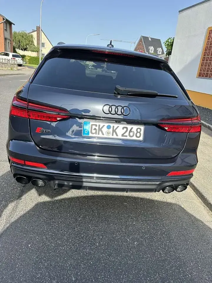 Gebraucht Audi S6 Basis 344 PS (253 kW) 2022 Blau Kombi