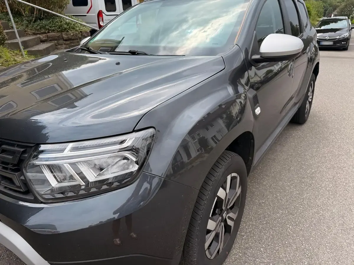 Gebraucht Dacia Duster 115 PS (84 kW) 2022 Grau SUV