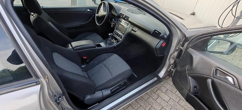 Beige Gebraucht 2004 Mercedes C180 Coupé | 1.600 € (Guter Preis) - Bild 1/4
