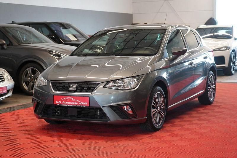 Grau Gebraucht 2017 Seat Ibiza XCELLENCE Limousine | 8.950 € (Guter Preis) - Bild 1/4
