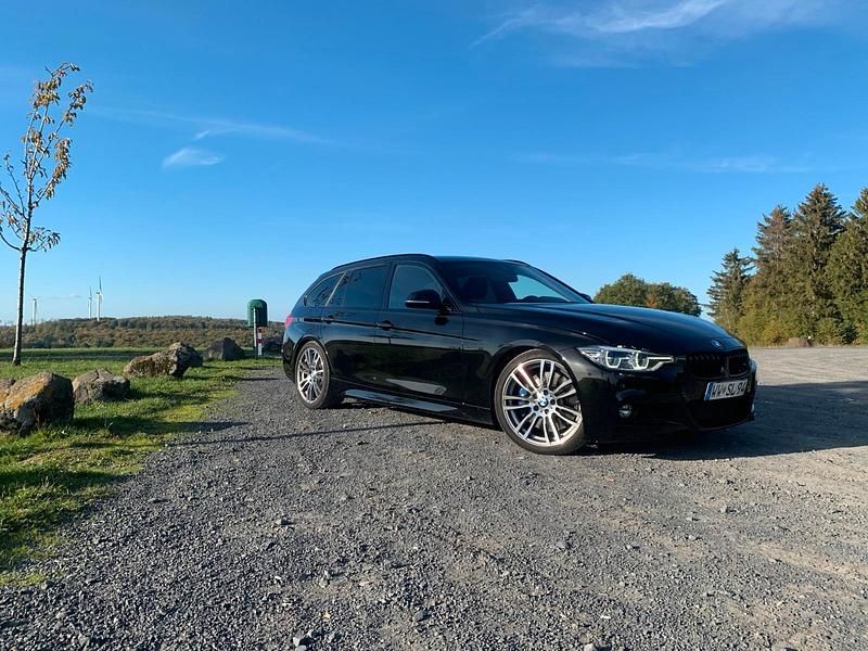 Schwarz Gebraucht 2016 BMW 335 Kombi | 29.500 € - Bild 1/4