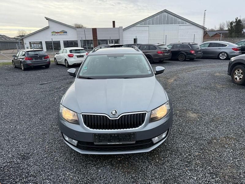 Gebraucht Skoda Octavia Ambition 150 PS (110 kW) 2014 Grau Kleinwagen