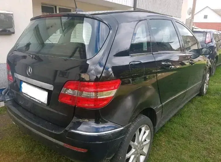 Gebraucht Mercedes B200 140 PS (102 kW) 2006 Schwarz Van / Kleinbus