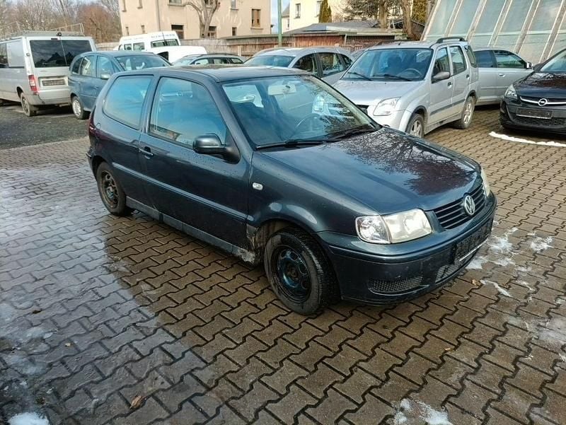 Gebraucht VW Polo 60 PS (44 kW) 2001 Blau Kleinwagen